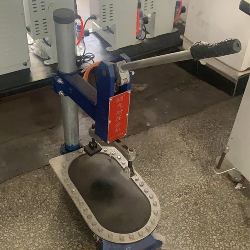 Pressatrice manuale scarpa